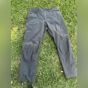 Arc'teryx Men's Dark Gray Cargo Pants